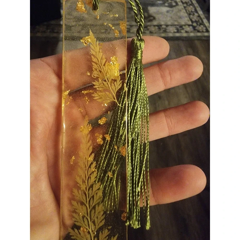 Vintage UV Glow Lucite Acrylic Bookmark With Gold Flakes & Florals, Green Tassel